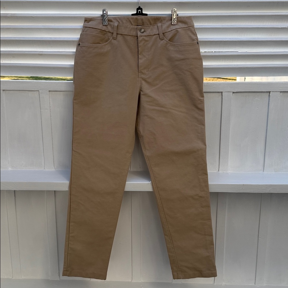 Lululemon Athletica Beige Pants. NWOT 32X32